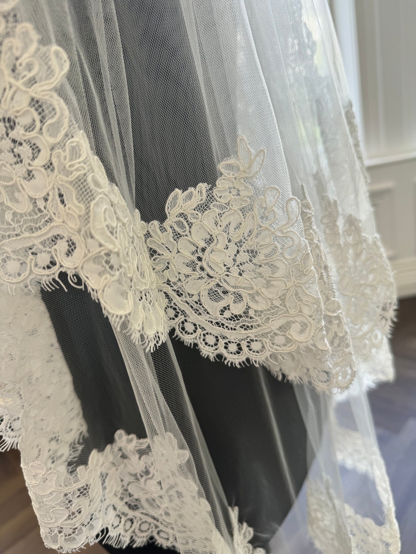 Fingertip Length Lace Edge Veil