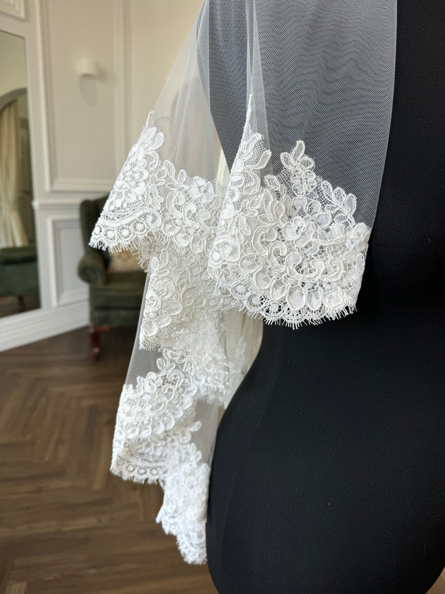 Fingertip Length Lace Edge Veil