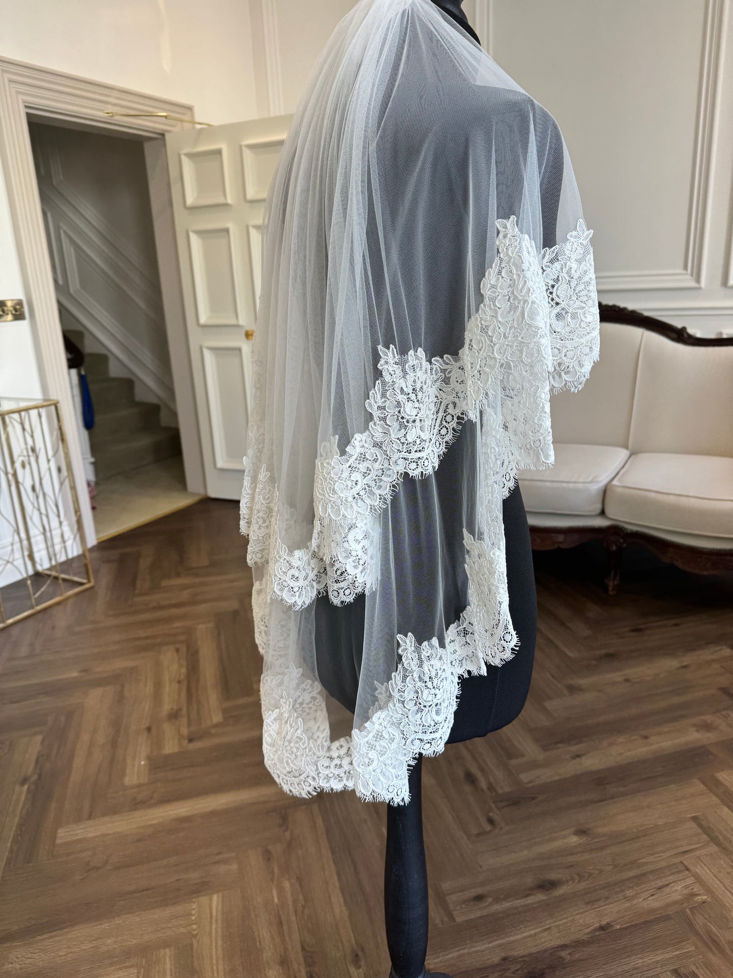 Fingertip Length Lace Edge Veil