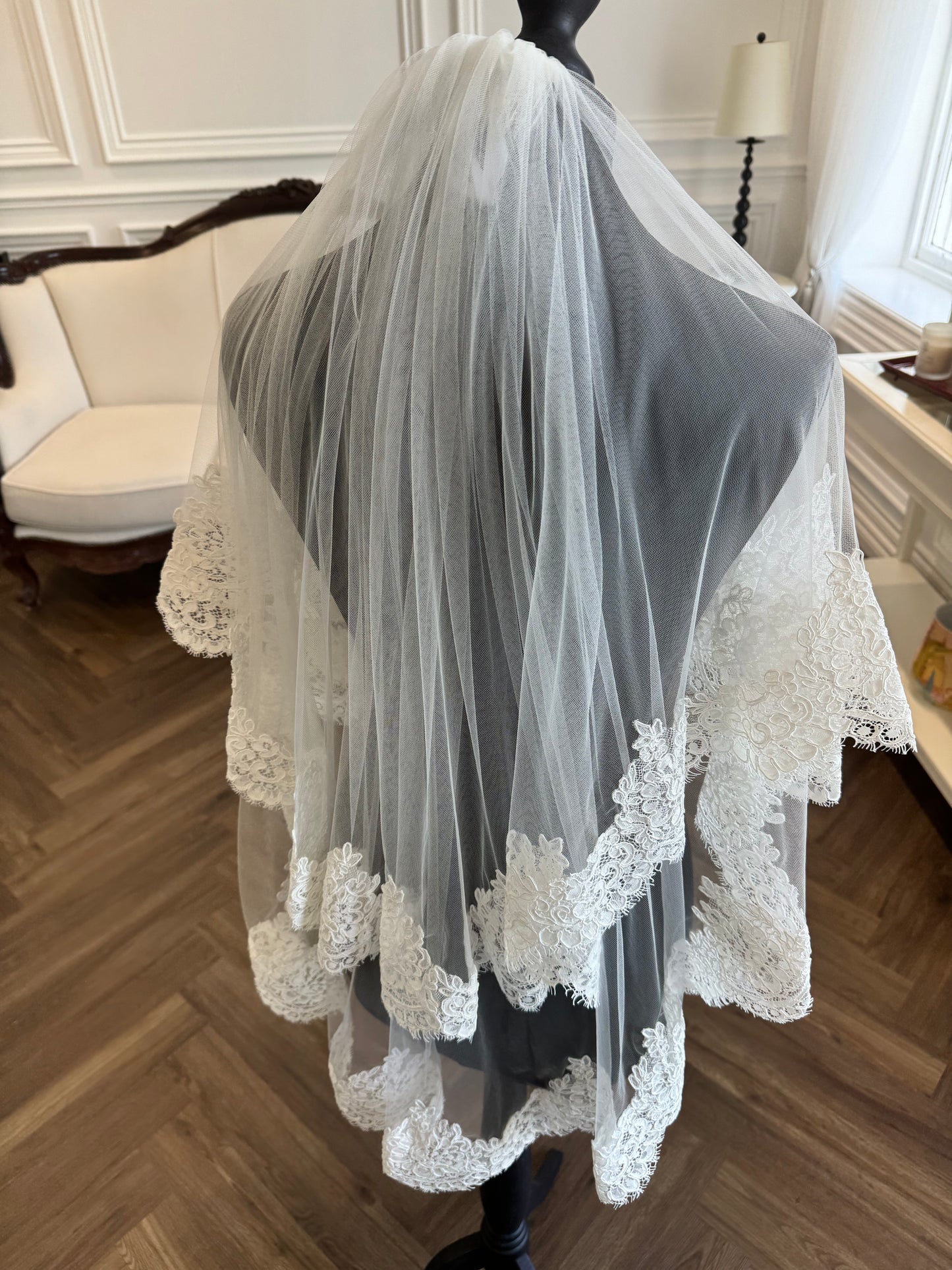 Fingertip Length Lace Edge Veil