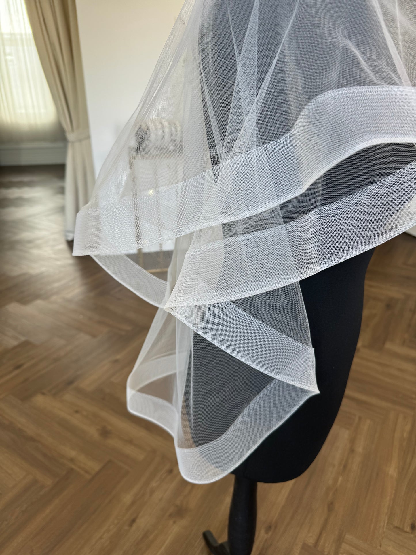 Fingertip Length Horsehair Edge Veil