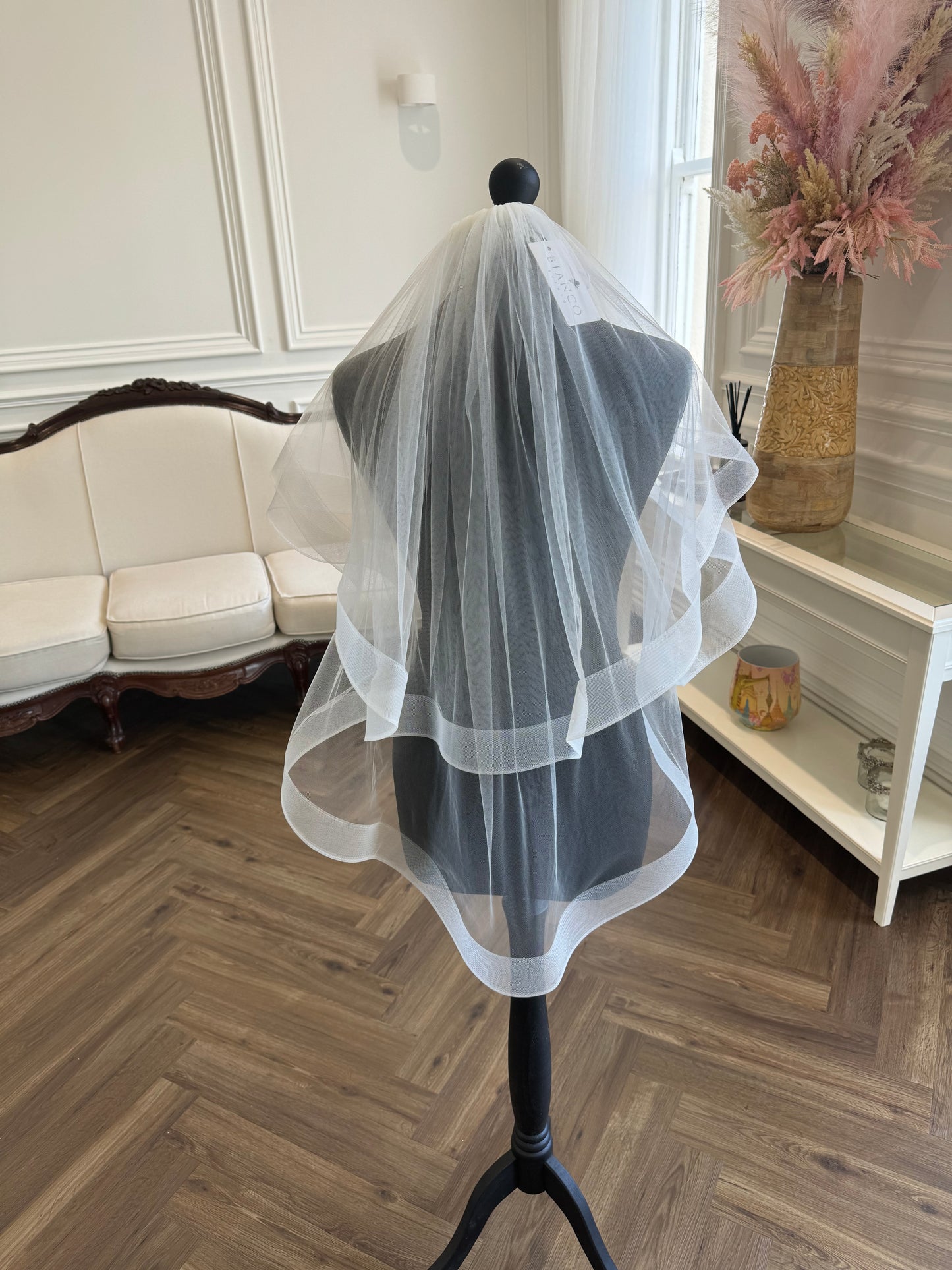 Fingertip Length Horsehair Edge Veil