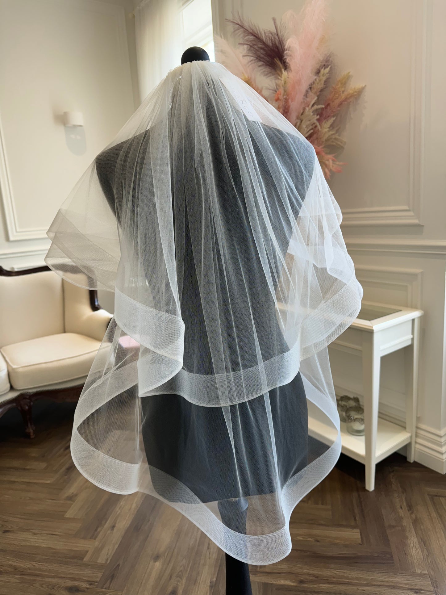 Fingertip Length Horsehair Edge Veil