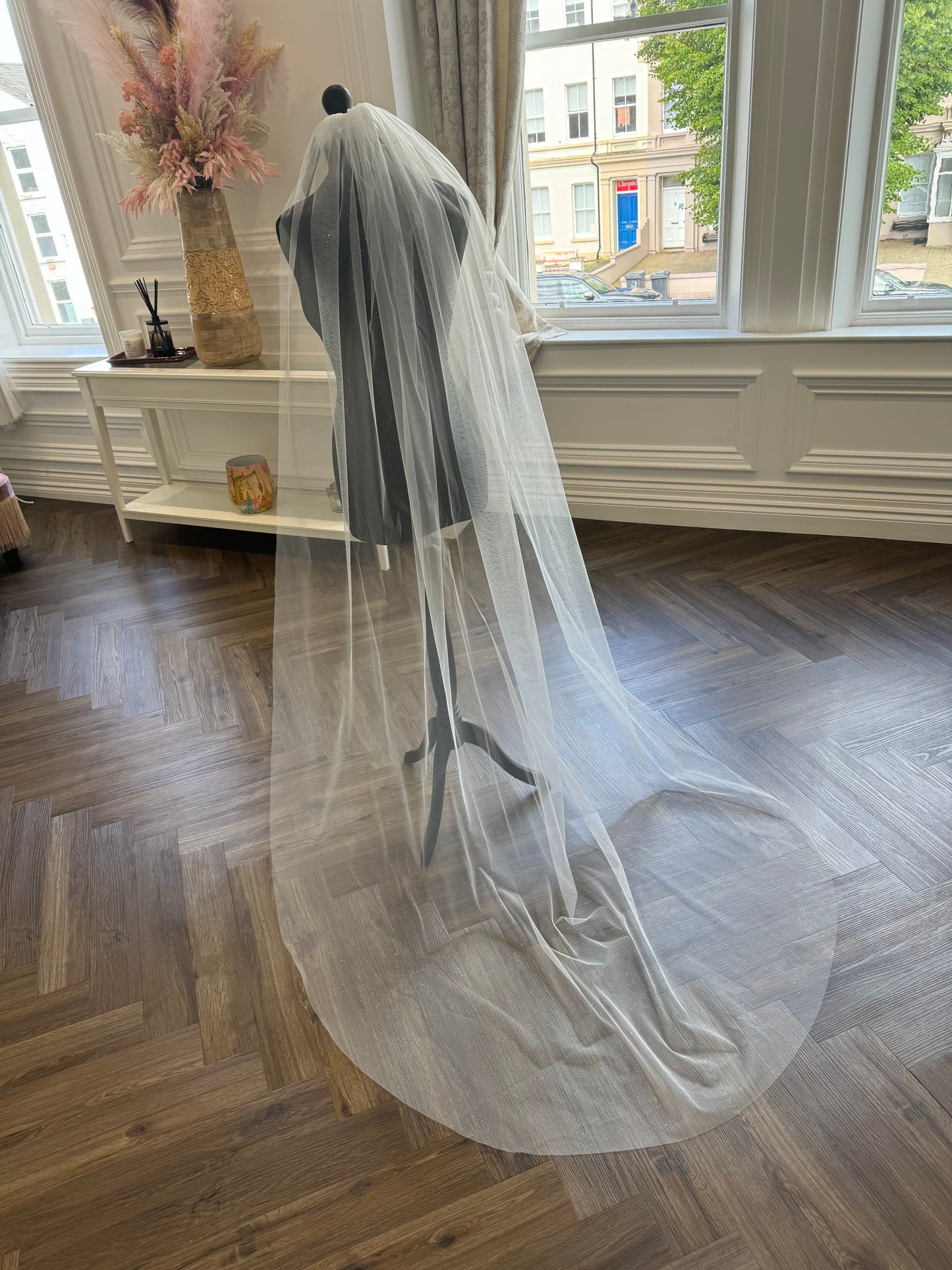 Chapel, Single Layer Glitter Veil