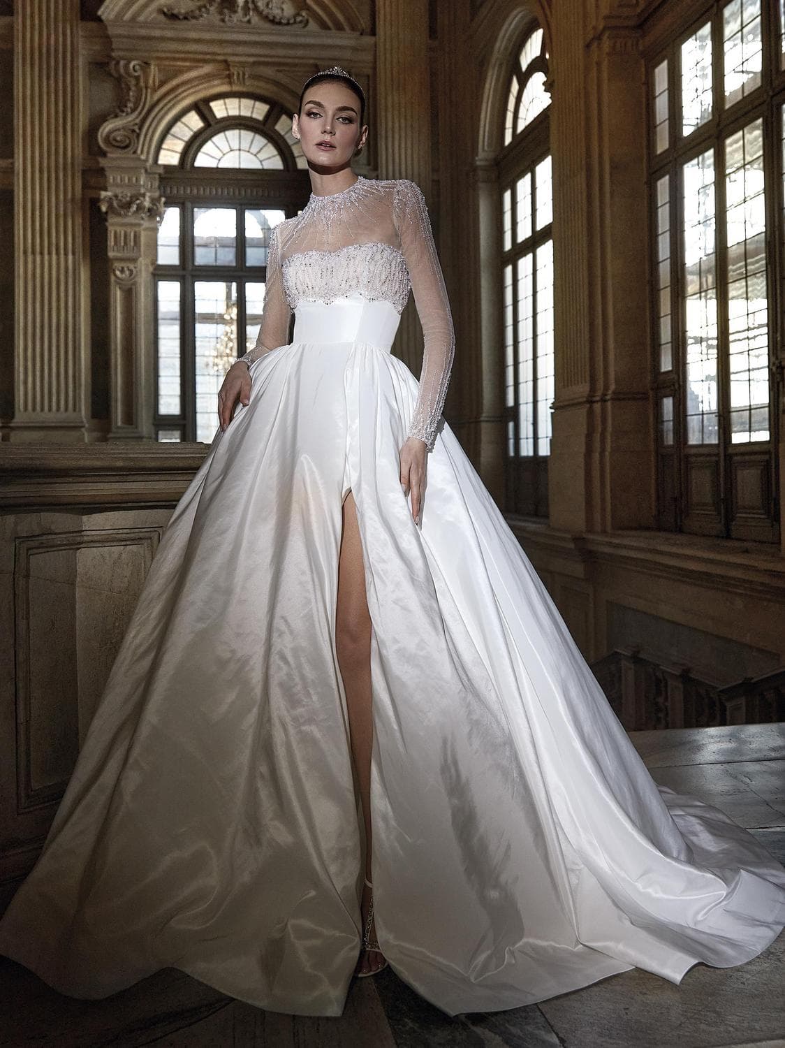 Pronovias Privee "Iridium"