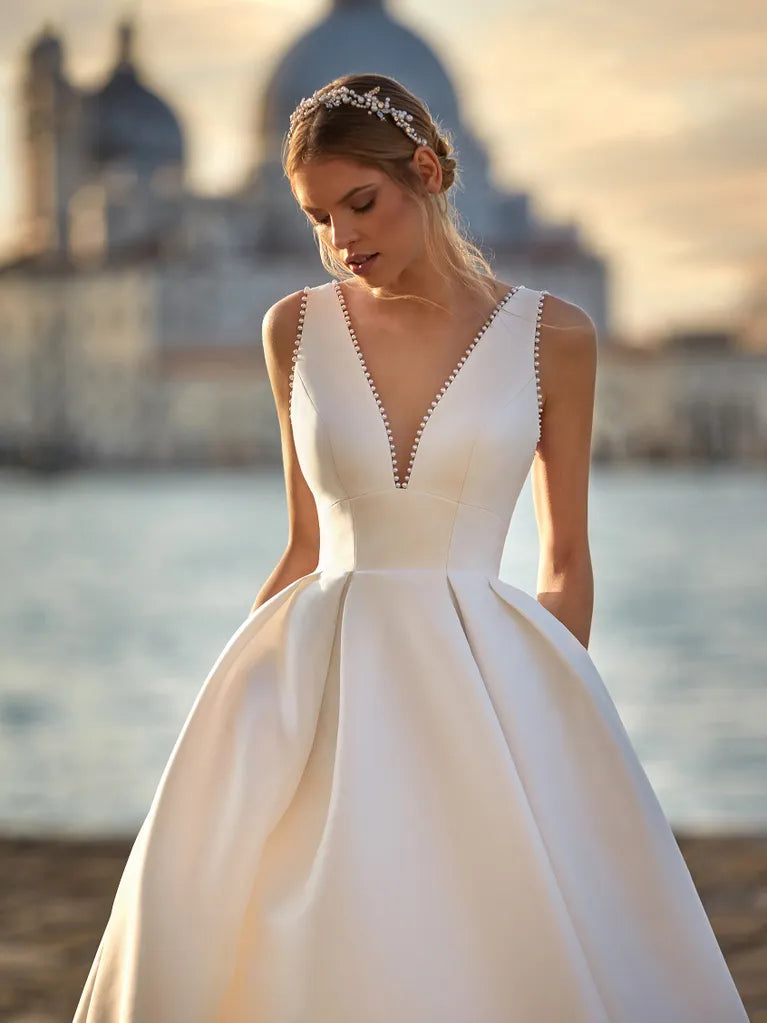 Nicole Milano "Lauretta"