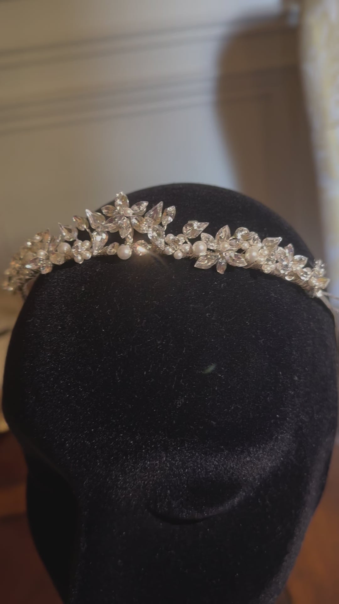 Swarovski ティアラ クリスタル パール Swarovski Crystal and Pearl Bridal Tiara – Blue Lace Bridal